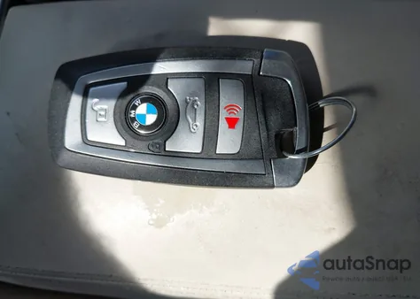 2015 BMW 750Li z USA, uszkodzony, nr VIN WBAYE8C52FD781788